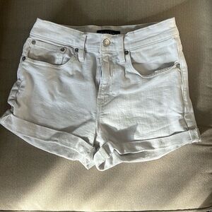 J CREW MERCANTILE - WHITE JEAN SHORTS - SIZE 24